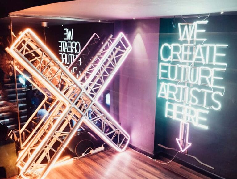 neon-we-create-future